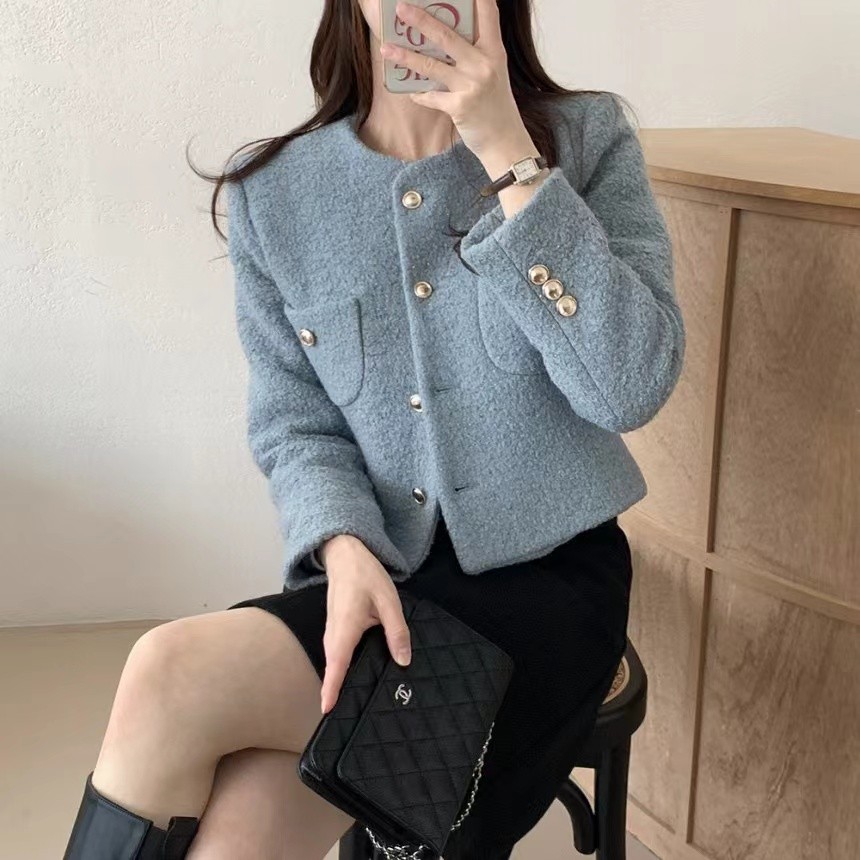ซูซี สไตล์เกาหลีฤดูใบไม้ร่วงฤดูหนาวใหม่เสื้อคลุมทําด้วยผ้าขนสัตว์สไตล์ เฟรช แจ็คเก็ตสั้นทําด้วยผ้าขนสัตว์ 240920