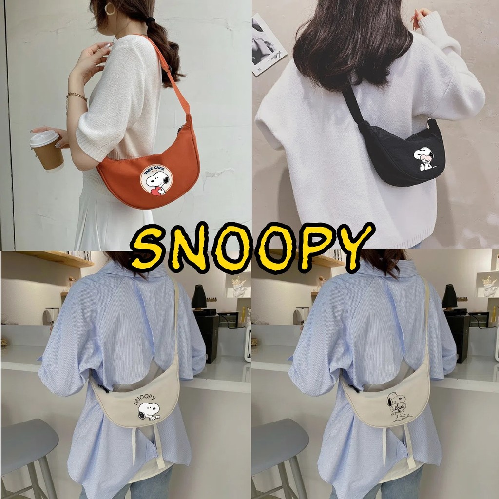 Snoopy กระเป๋าสะพายข้างพิมพ์ลายแฟชั่นน่ารัก ครึ่งดวงจันทร์ พร้อมเข็มขัด Daily Street Dressing