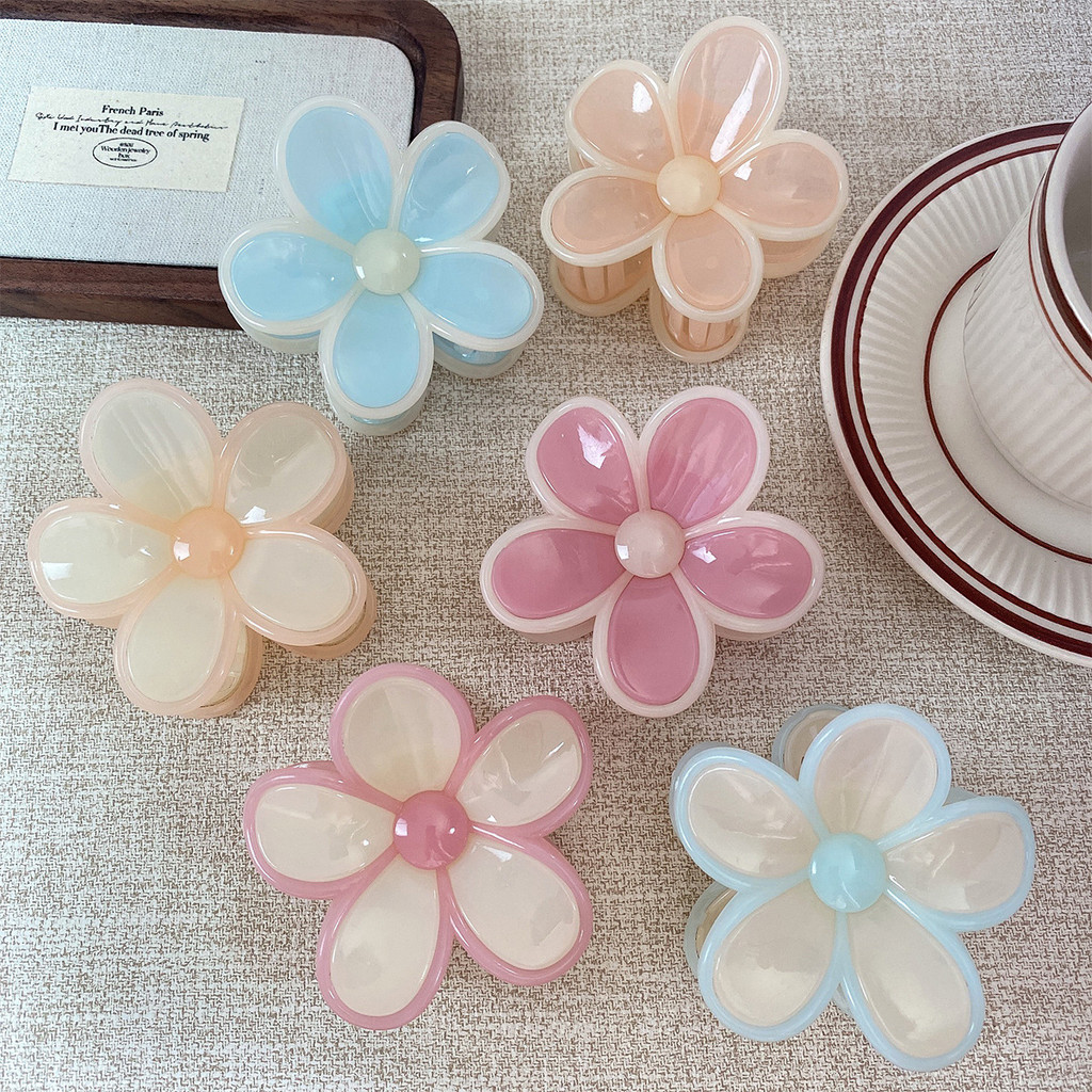กิ๊บและคลิปผมแบบฉลามและดอกไม้สีสันสดใส สำหรับสร้างสไตล์บนชายหาดหรือวันหยุดพักผ่อน