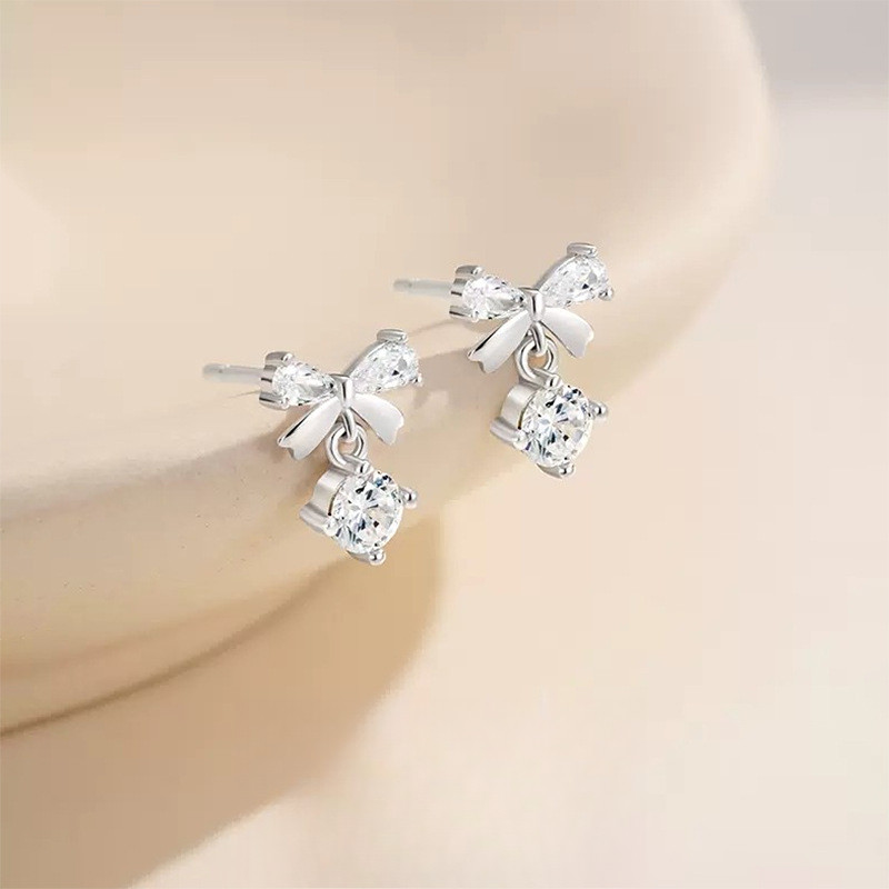 ต่างหูโบว์สำหรับผู้หญิง แบบใหม่ สไตล์หรูหรา ไซส์เล็ก พิเศษสำหรับเป็นของขวัญให้คน