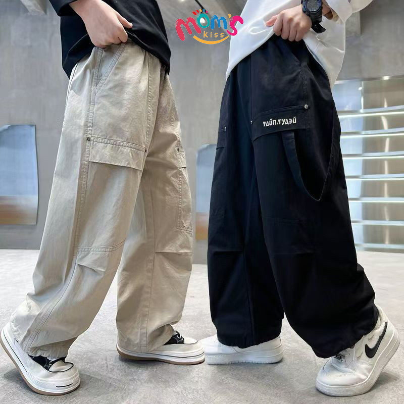 【จัดส่งจากประเทศไทย】"กางเกงคาร์โก้ทรงตรงสำหรับเด็กผู้ชายรุ่นใหม่ การออกแบบทันสมัย ผ้าสบาย เหมาะสำหรับทุกโอกาส ออกแบบมาเพื่อเด็กผู้ชายและเด็กชาย"