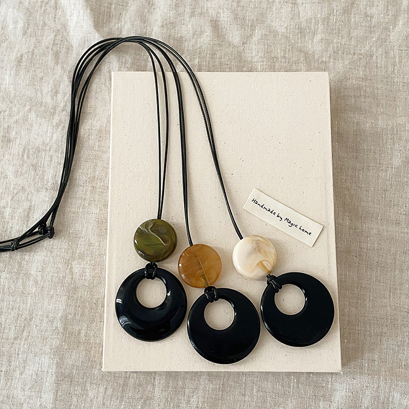 จี้สายหนังสีดําสร้อยคอผู้หญิงแฟชั่น