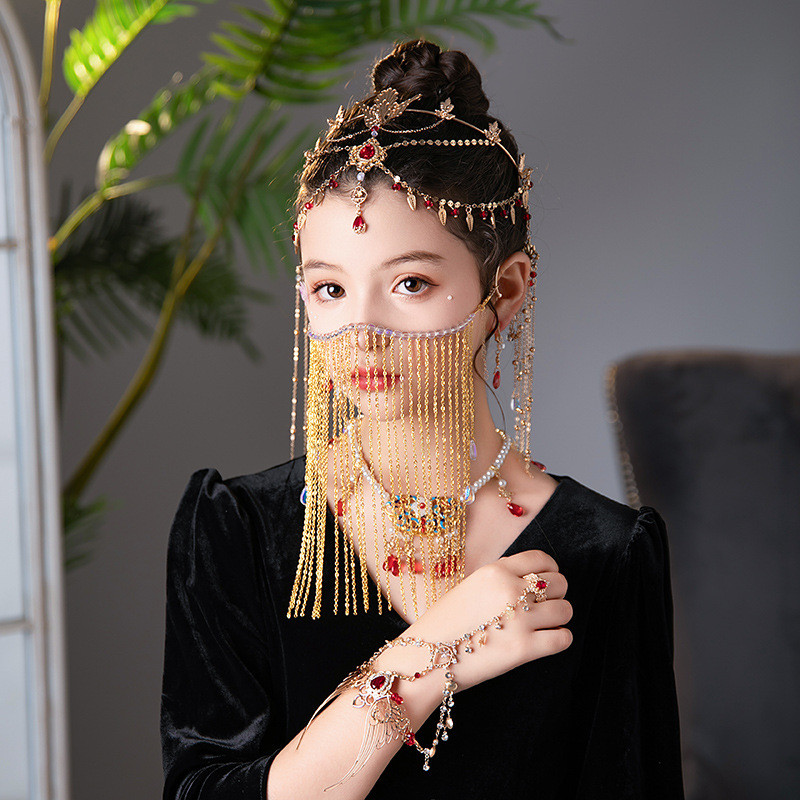 สาวพู่มงกุฎผมเด็กโบราณผ้าคลุมศีรษะสีแดงสร้อยคอย้อนยุคต่างหู