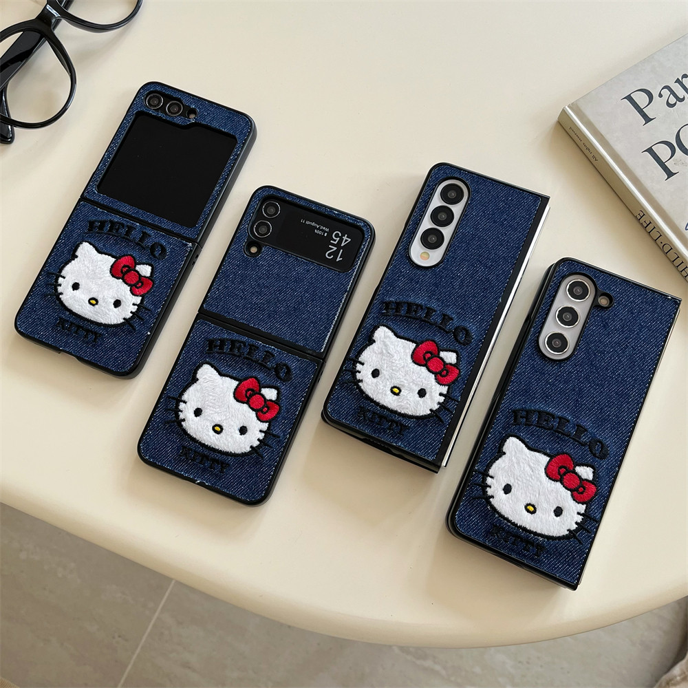 Samsung Galaxy Z Flip5 Flip6 Z Flip 4 5G เย็บปักถักร้อยเคสแข็งน่ารัก hello Kitty กรณี Samsung Galaxy Z Fold6 Z Fold5 Fold4 ฮาร์ดกันกระแทกโทรศัพท์ความคิดสร้างสรรค์กรณีฝาครอบ