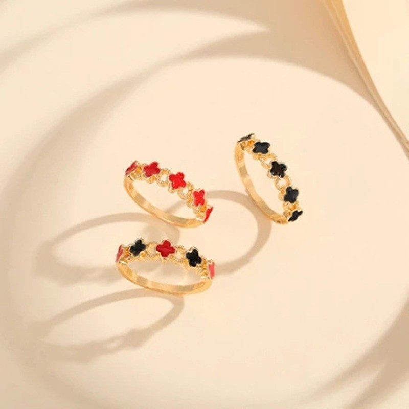 หรูหรา High-End Niche Design Boutique แหวนทองน้ำมันหยด ดอกไม้ four-leaf clover เครื่องประดับสำหรับมือและนิ้วชี้ สำหรับการสวมใส่ทุกวันและการเดินทาง