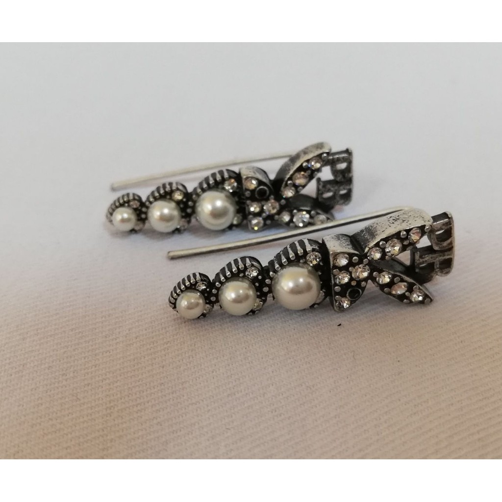 PLAYBOY เพลย์บอย ต่างหูดีไซน์  เกี่ยวหูประดับมุข ST-184E276CW