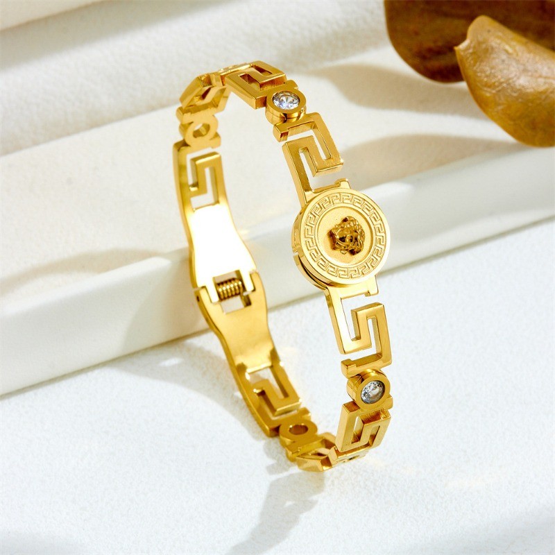 สร้อยข้อมือเหล็กไทเทเนียมหรูหรา Retro Great Wall ออกแบบโล่งพร้อมฝังเพทาย เหมาะสำหรับเป็นของขวัญ - รูปที่ 2