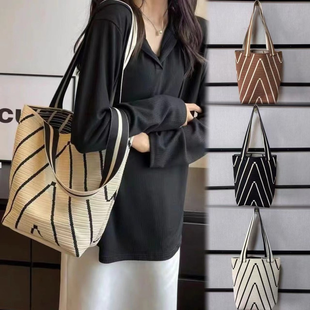 KVK-shop【พร้อมส่ง】 fashion bag กระเป๋าช๊อปปิ้งไฮโซทอลายริ้ว กระเป๋าทรงสวย ZB6106