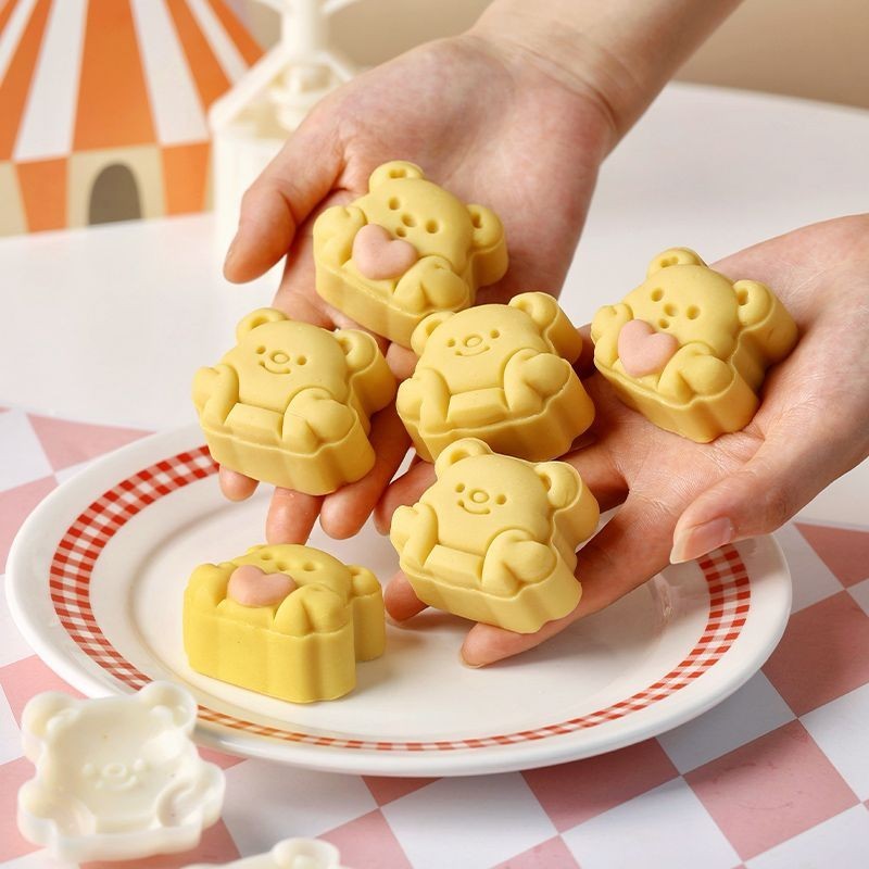 Butter Bear แม่พิมพ์ขนมไหว้พระจันทร์เทศกาลกลางฤดูใบไม้ร่วงเนยหมีใหม่เค้กถั่วเขียวมือกดใช้ในครัวเรือน50g 75g Yam Ice Skin Granded Baking Abrasives