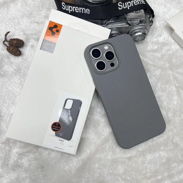ใหม่ SGP Armor TPU เคสแม่เหล็กสําหรับ iPhone 16 15 Pro Max 14 13 12 Matte Cover ยี่ห้อใหม่ S​Pi-gen ลายสก๊อตกันกระแทก Anti-Skip