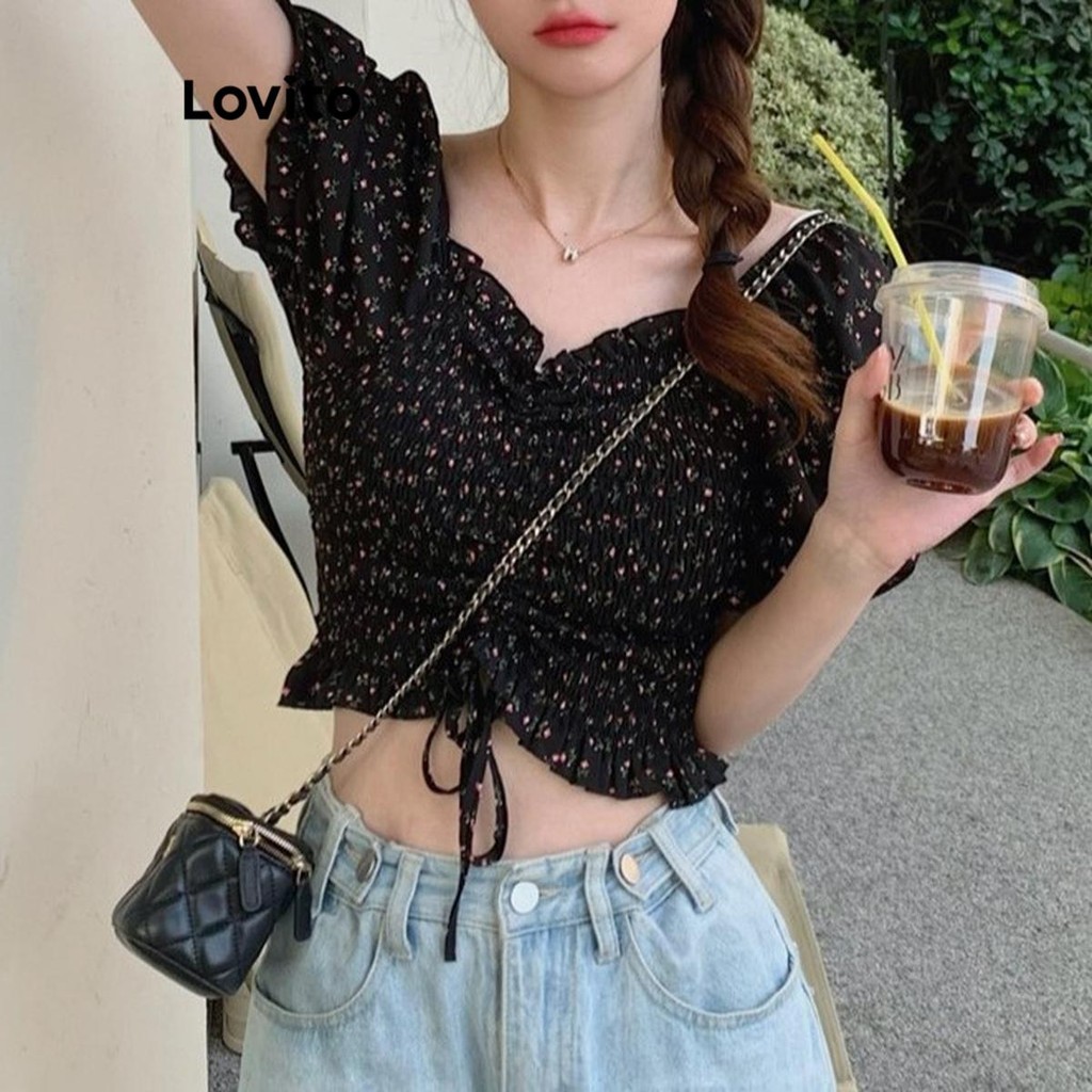 Lovito เสื้อเบลาส์ลูกไม้ขึ้นลายดอกไม้ ดิทซี่ แบบสบาย ๆ สำหรับผู้หญิง LNE74027