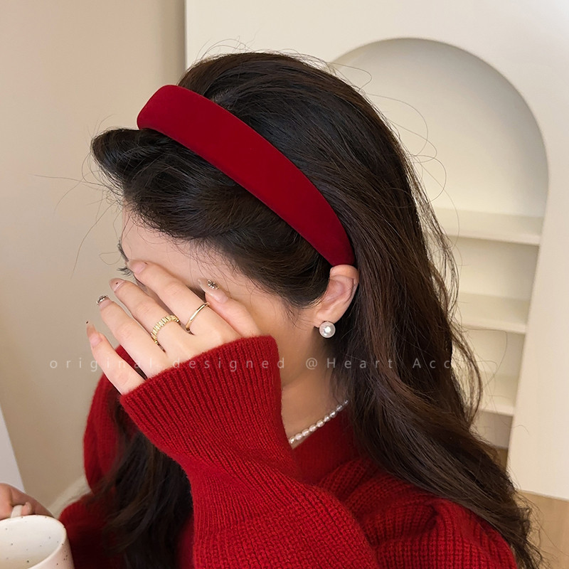 ที่คาดผมกํามะหยี่สีแดงย้อนยุคแฟชั่นสตรีที่คาดผมทรงสูงและปีกกว้างเครื่องประดับผม