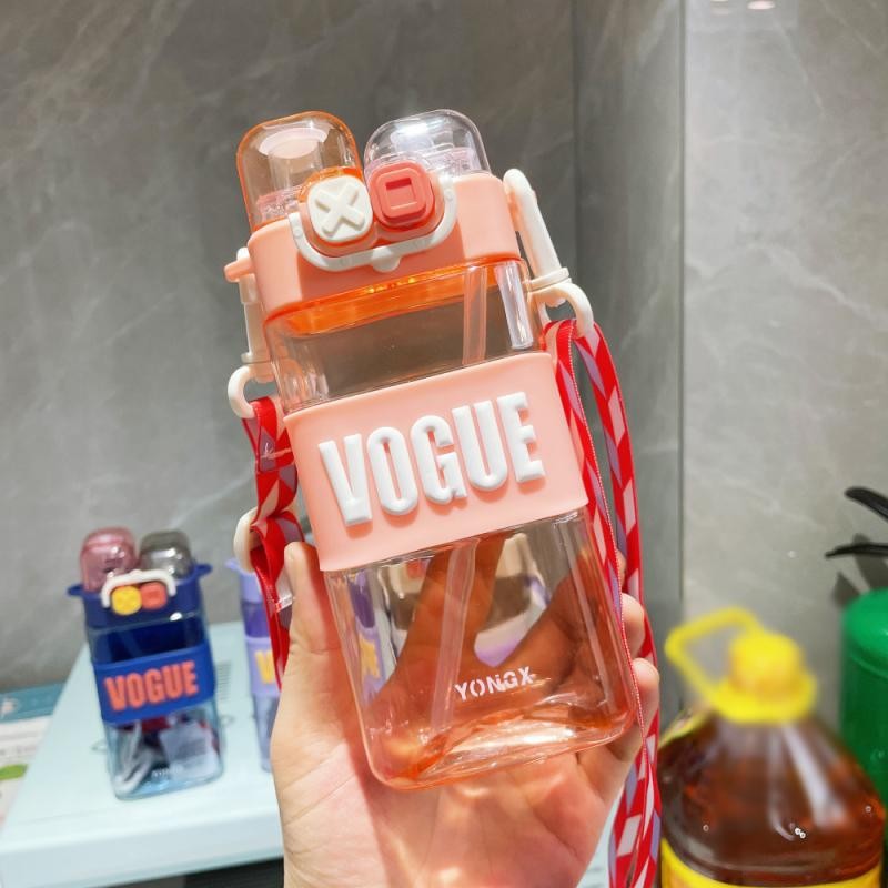 สินค้าใหม่พร้อมสต็อกเด็กถ้วยน้ําสาวฟางมูลค่าสูงแบบพกพาพลาสติกนักเรียนกีฬาถ้วย2023ขวดน้ําฤดูร้อนรูปแบบใหม่ขวด20240914