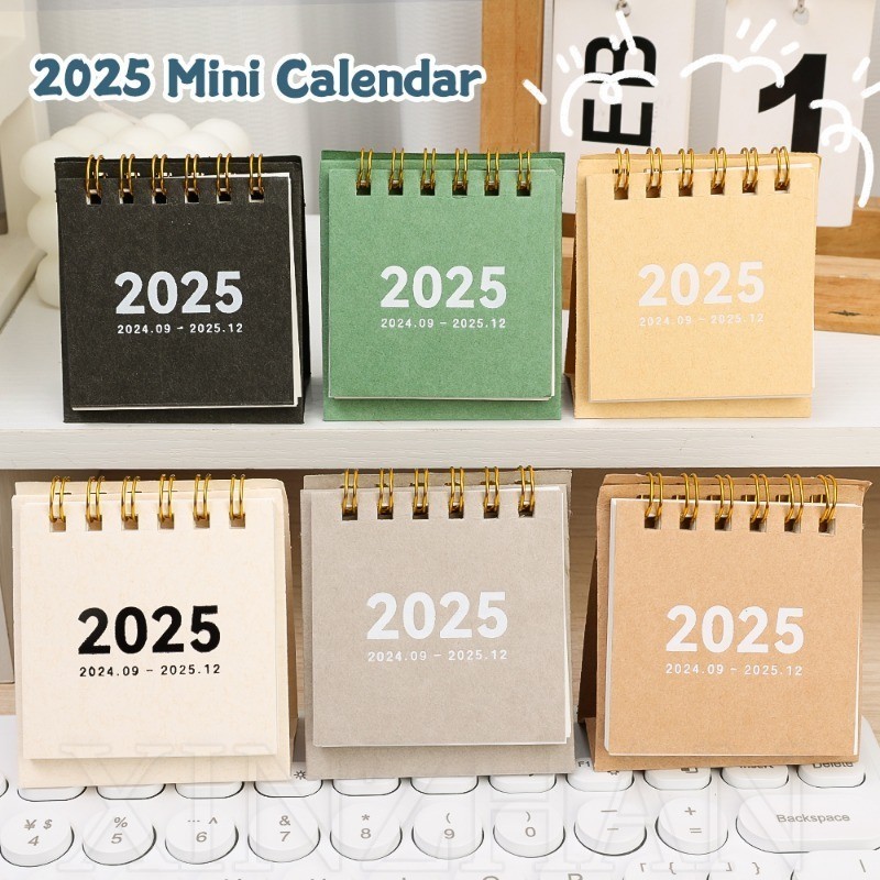 2025 ปฏิทินตั้งโต๊ะมินิ- ปฏิทินตั้งโต๊ะปกขดลวดยืน-ตกแต่งเดสก์ท็อปที่บ้าน-เครื่องเขียนอะนิเมะนักเรียน-สร้างสรรค์, แบบพกพา, การ์ตูน, เรี