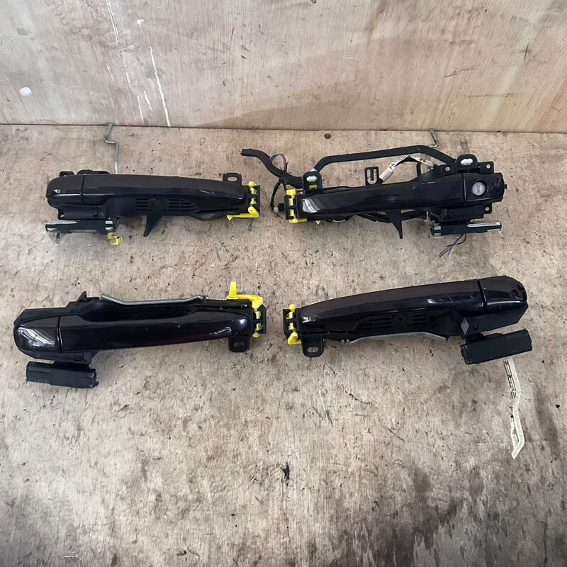 ที่จับประตู TOYOTA Prius ZVW30 นําเข้าจากประเทศญี่ปุ่นใช้แล้ว