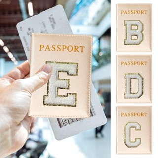 หนังสือเดินทางครอบคลุมผู้หญิง ID ผู้ถือบัตรธนาคาร จดหมายสีขา…