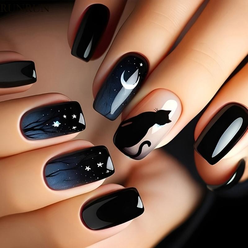 RUN 24 ชิ้นเล็บอะคริลิคไล่โทนสีแมวดํากดบนเล็บดวงจันทร์และดาวเล็บปลอม