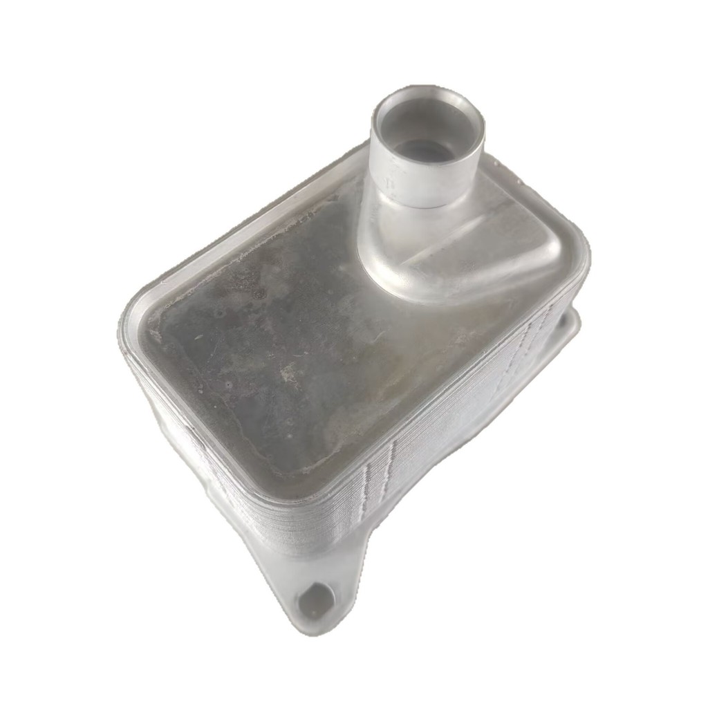 发动机机油冷却器  变速箱散热器 06L117021C / 06L117021E