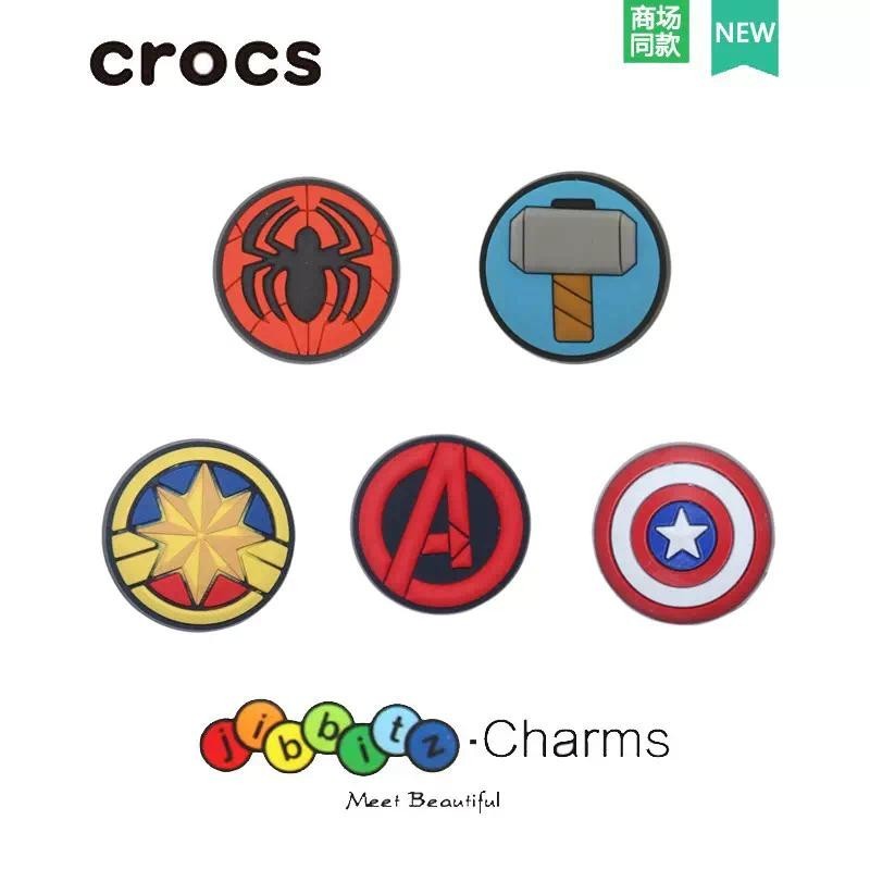ใหม่ Crocs Jibbitz Charms /รองเท้าแตะ( คุณภาพสูง )/หัวเข็มขัดรองเท้า Mini Captain America