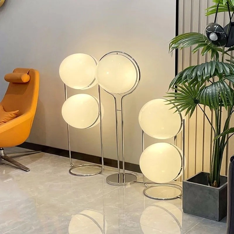โมเดิร์น Pierre Garrault โคมไฟตั้งพื้น LED โลหะ Chrome Light สําหรับ Villa ห้องนั่งเล่นห้องนอนโรงแรมตกแต่งบ้าน Nordic อะคริลิค Ball Light Creative ห้องนั่งเล่นโคมไฟมุม Pierre Garrault Floor Lamp Modern Living Room Corner Lamp