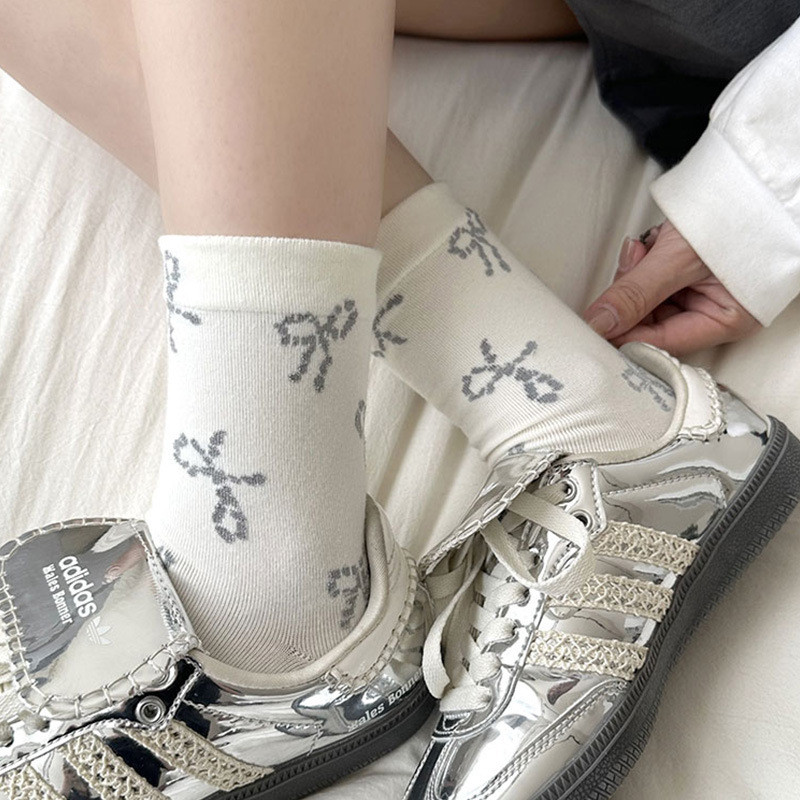 ถุงเท้าผู้หญิงสีเทาฤดูใบไม้ผลิฤดูใบไม้ร่วง อิน อินเทรนด์บัลเล่ต์น่ารักสไตล์ทุกการแข่งขันโบว์กับรองเท้าฝึกเยอรมัน