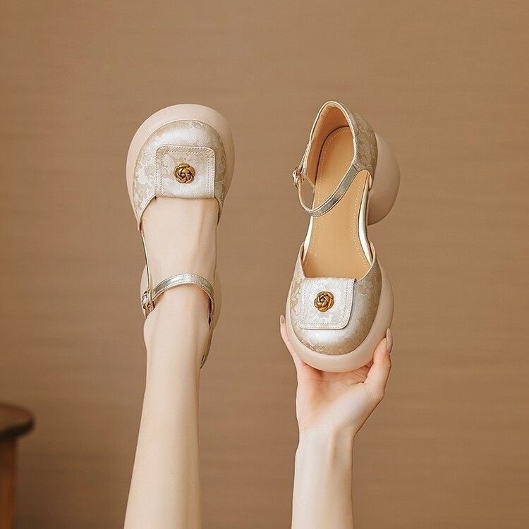 รองเท้าเดี่ยวหัวกลม Toe-Covered รองเท้าเดี่ยวสายรัด One-Line แฟชั่นนุ่มสบาย