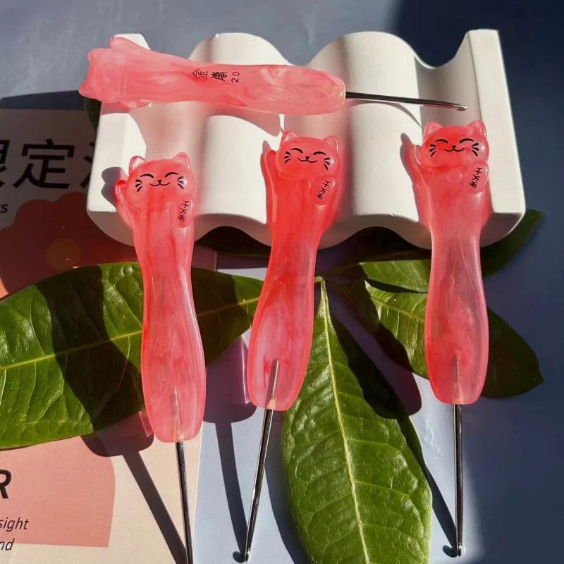 Crochet Hooks Resin Red Rute Cat Handle Aluminium Crochet Knitting Sweater Needles Craft Home DIY Kn