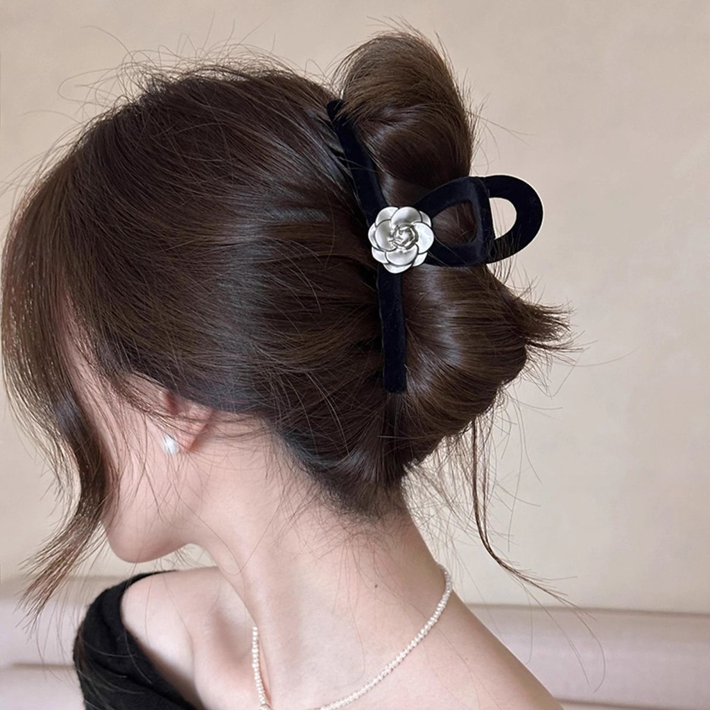 High-end Frosted Grey Camellia Velvet Clamp 2024 กิ๊บติดผมสไตล์ใหม่