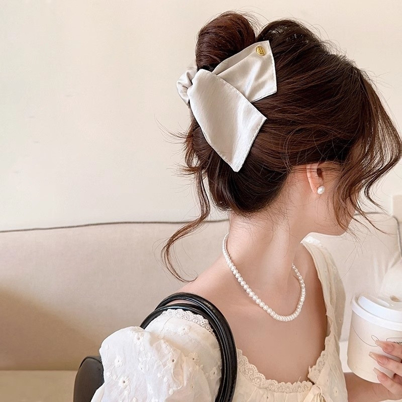 เสื้อแซตินลายทองคลิปสามเหลี่ยมสำหรับหญิง รุ่นใหม่ 2025