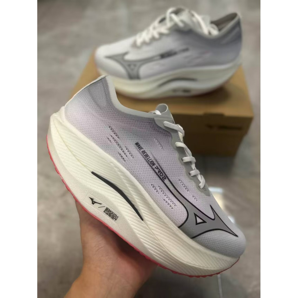 รองเท้าวิ่งมาราธอน Mizuno Racing WAVE Rebellious Pro 2 สีแดงและดำ เหมาะสำหรับการวิ่งระยะไกล