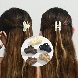 กิ๊บรูปดอกไม้ขนาดเล็ก 3 อัน สไตล์ย้อนแฉลบ ใช้งานง่ายสำหรับกา…