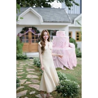 Petal Sway Maxi Dress : สีครีม