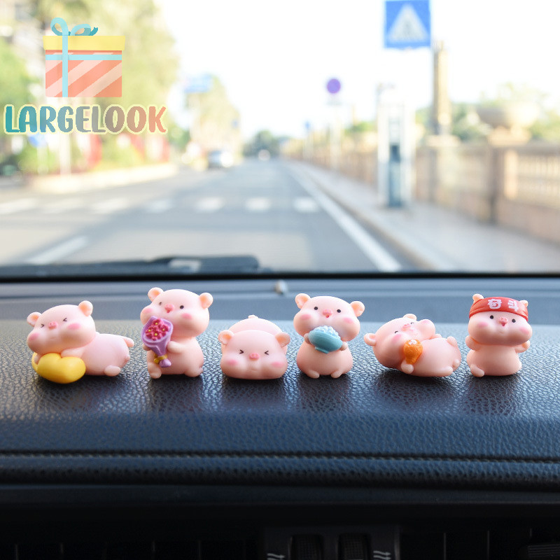 [ลุคใหญ่] 6ชิ้น/เซ็ตหมูน่ารักรถตกแต่งภายในตลกอัตโนมัติคอนโซลกลางกระจกมองหลังเครื่องประดับสําหรับอุปกรณ์เสริมในรถยนต์ [ใหม่]