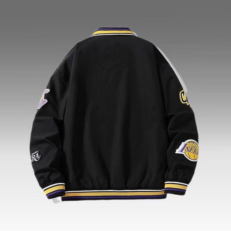 ชุดเบสบอลผู้ชายฤดูใบไม้ผลิฤดูใบไม้ร่วงปักอเมริกัน สูง ถนน เย็บแจ็คเก็ต เลเกอร์ส สีม่วงสีทองจับคู่หลวมเครื่องบินทิ้งระเบิดแจ็คเก็ต พร้อมสต็อกจัดส่งเร、棒球服男春秋刺绣美式高街拼接夹克湖人紫金配色宽松飞行员夹克外套 - รูปที่ 4