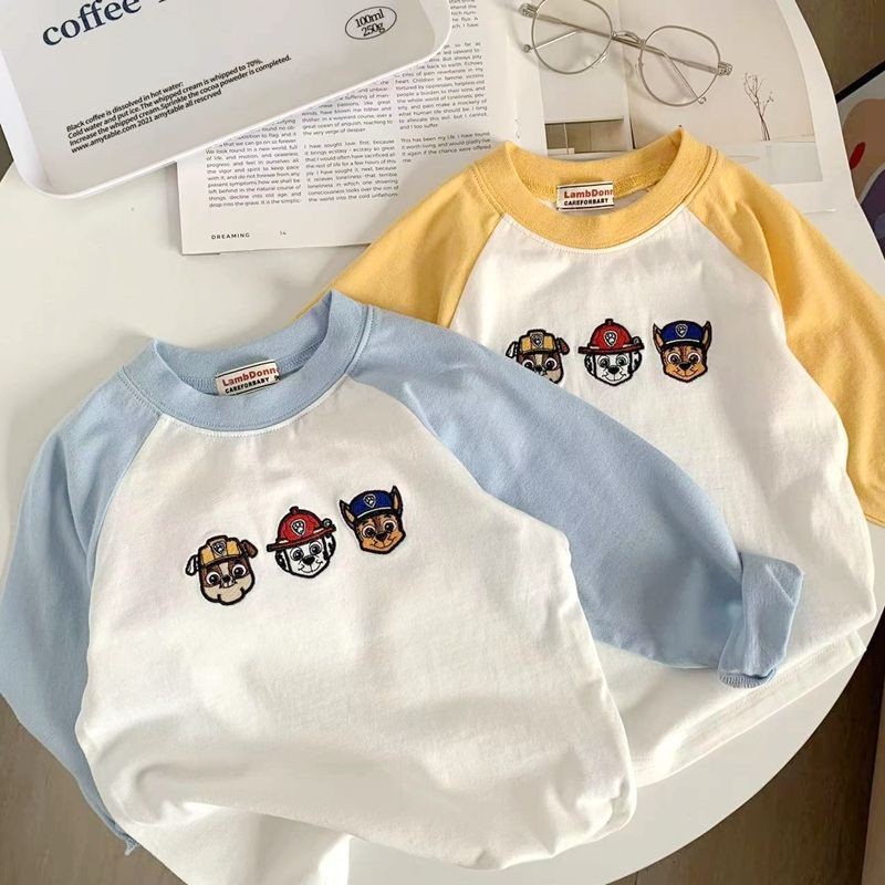 ชายแขนยาวเสื้อยืดฤดูใบไม้ผลิฤดูใบไม้ร่วงสไตล์ใหม่แฟชั่นเกาหลีรุ่นผ้าฝ้ายแท้รอบคอการจับคู่สีการ์ตูนเย็บปักถักร้อยรูปแบบหล่อสบายๆ คอมฟอร์