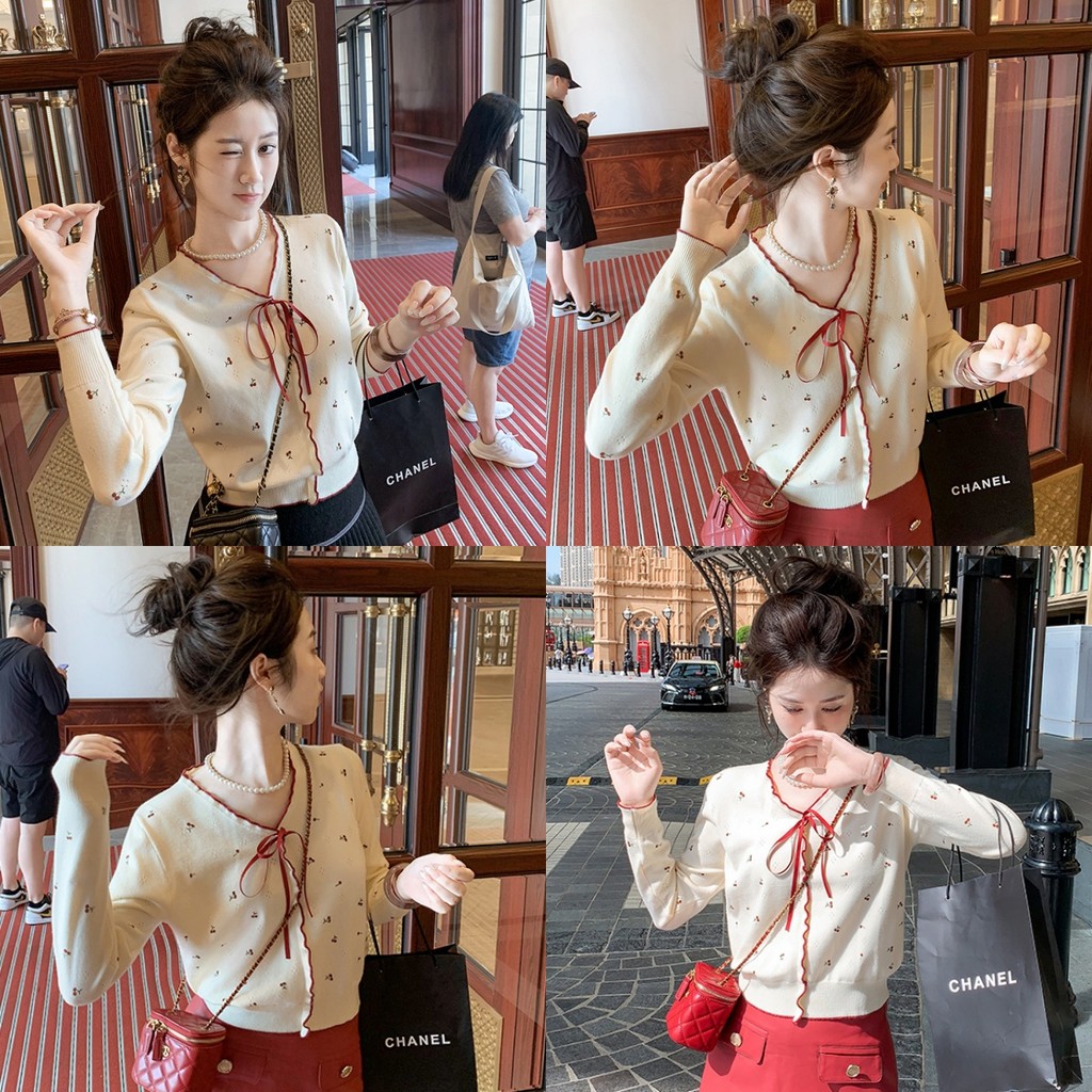 Anne เสื้อไหมพรม กระดุมหน้า ลายดอกไม้คาวาอี้สีครีม ผูกโบว์ แขนยาว เสื้อครอป สไตล์ลำลอง ใส่สบาย #Z-AD17