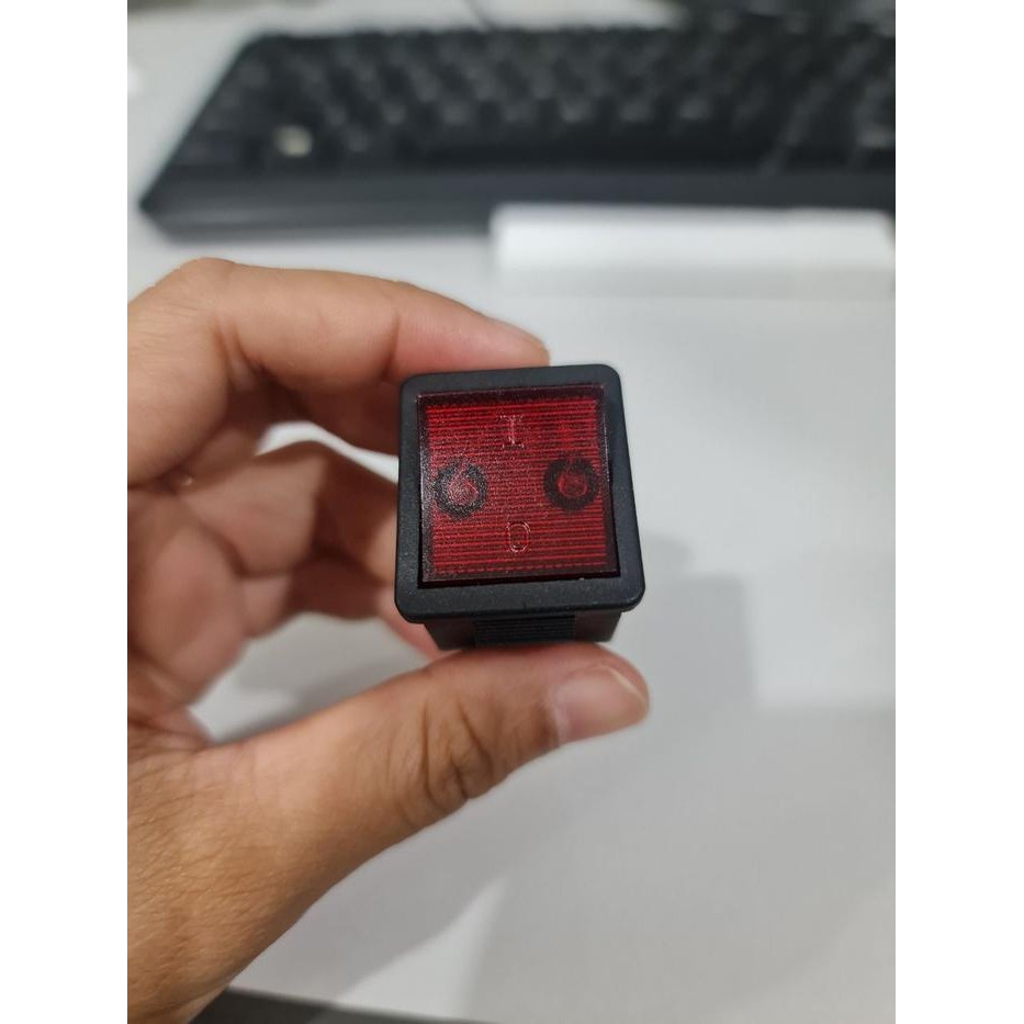 สวิตช์ส่วน 4 พินปิดบน KCD4-101N-3 ทรานซิสเตอร์ไฟฟ้า F.Shop