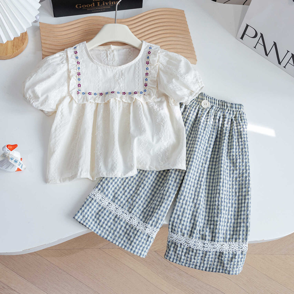 ✨JoyKids✨ เซตชุดเด็กหญิง 2 ชิ้นสไตล์เกาหลี เสื้อคอปกบานปักลาย + กางเกงขากว้างลายตาหมากรุก