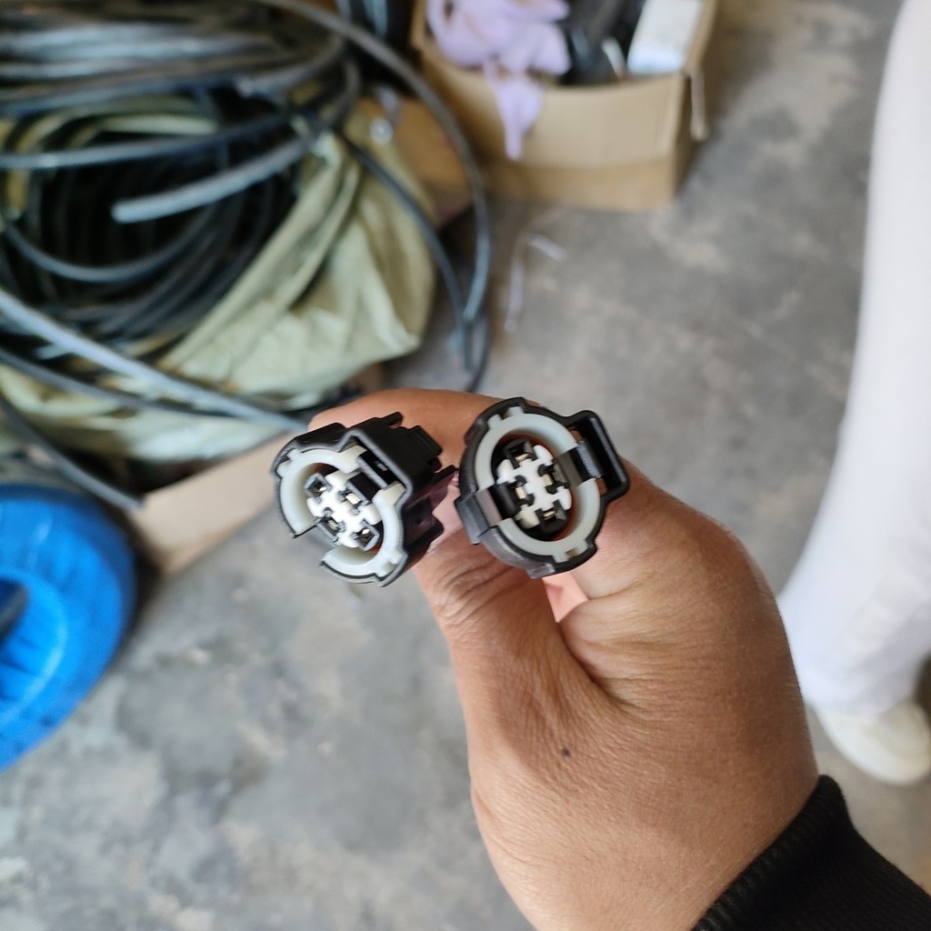 เหมาะสําหรับ Oman GTL Universal Switch Socket Air Conditioner Car Air Conditioner Pressure Plug EST 