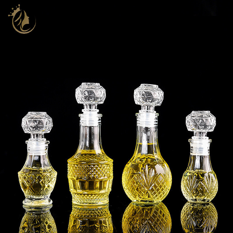 [goushbshiy] 1 ชิ้น 50 มิลลิลิตรโปร่งใสขนาดเล็กที่ว่างเปล่า Spirit Whisky ขวดไวน์มินิแก้วขวดเหล้าพร้อมสกรูหมวกขวดเหล้าวิสกี้ TH