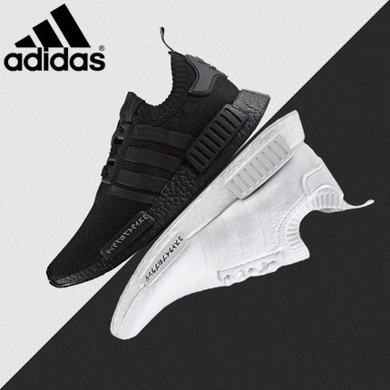 ADIDAS promotionadidas NMD_R1รองเท้าผ้าใบ PK ญี่ปุ่นรองเท้าวิ่งกีฬาสีดำและสีขาว