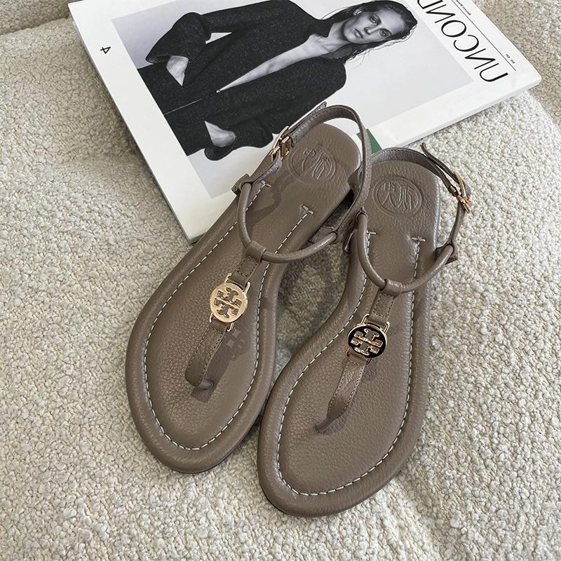 2023 ฤดูร้อนสไตล์ใหม่ Flip-Flops รองเท้าแตะผู้หญิงสวมใส่ด้านนอกรองเท้าแตะแฟชั่นสไตล์ใหม่แบน Niche All-Match แฟชั่น Herringbone Flip-