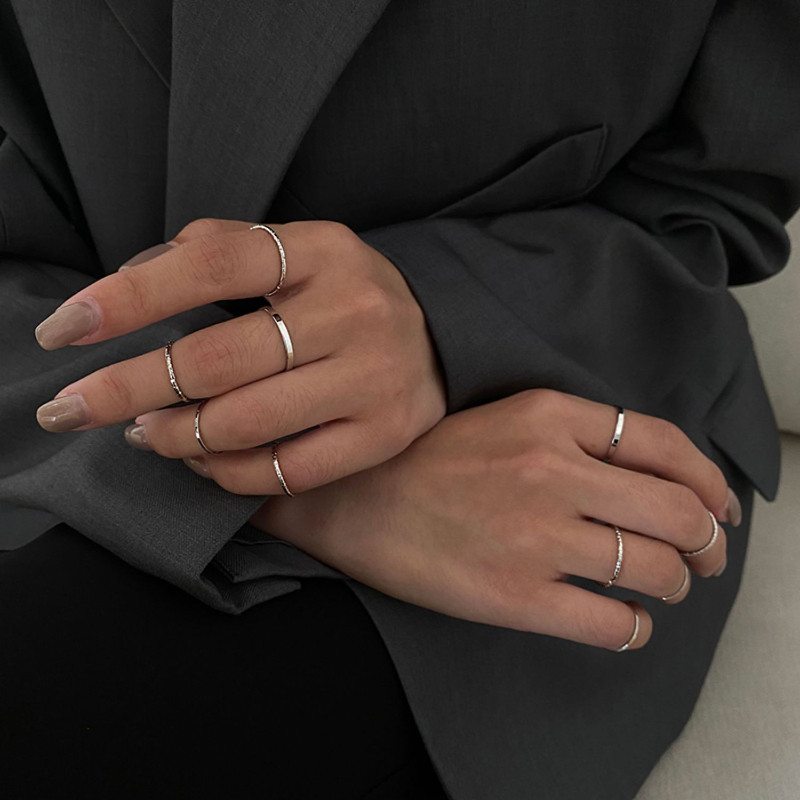 Simple Plain Ring ชุดแหวนหญิง Niche High-End Stacking หลายวง เคลือบเงา สําหรับนิ้วชี้และหาง
