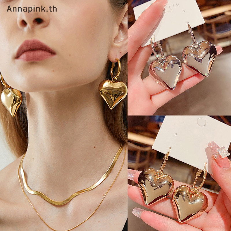 Annapink.th Heart Huggie Hoop ต่างหูไม่สมมาตรต่างหูขนาดใหญ่สําหรับผู้หญิงใหม่สีทองแฟชั่นเครื่องประดับสาวของขวัญ EN
