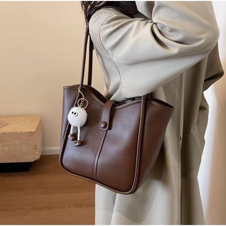 【พร้อมส่ง】miss bag fashion กระเป๋าสะพาย ดีไซน์ไม่ซ้ำใคร ทันสมัย เหมาะสำหรับกลุ่มแฟชั่นใหม่ในปี 2024