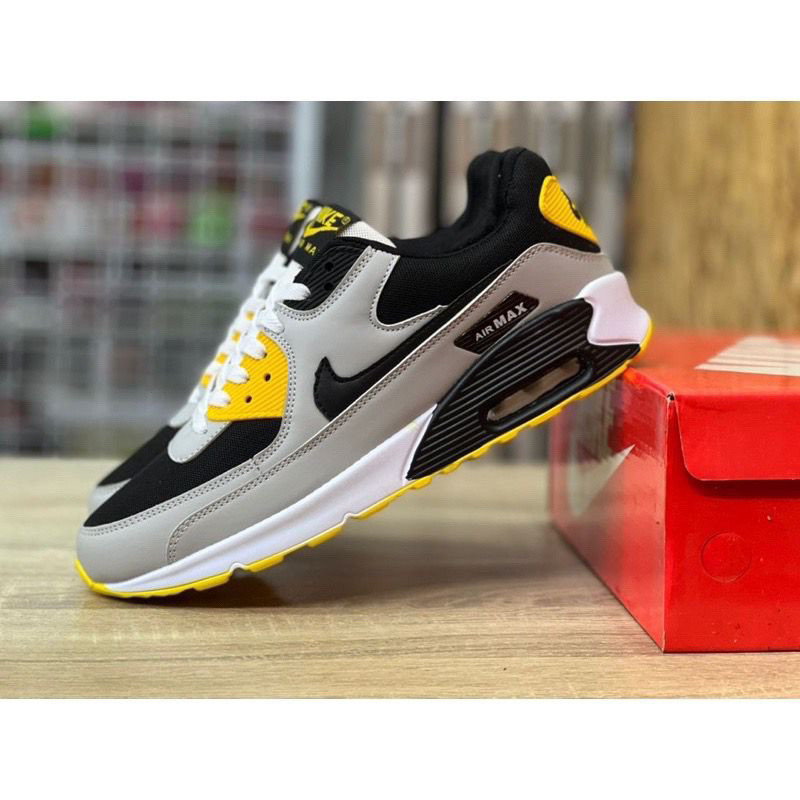 ในรองเท้า Vogue Nike Air Max 90พร้อมสต็อก