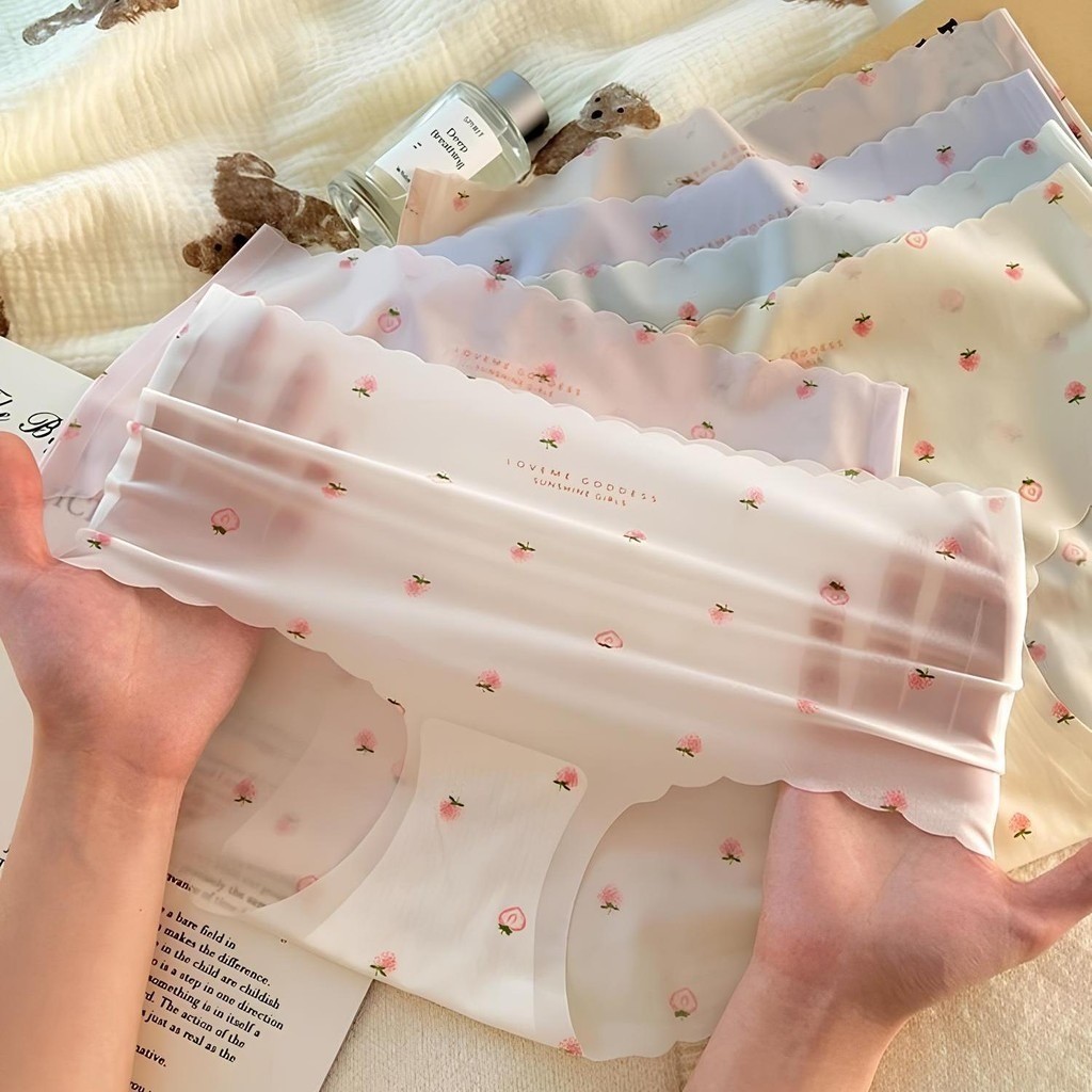 🍓NEW🍓กางเกงในเจลลี่ ลายสตอเบอร์รี่ กางเกงชั้นใน ผู้หญิง ไร้ขอบ ผ้านุ่มลืน บางเบา ลดอับชื้น ต้านแบคทีเรีย สวมใส่สบาย