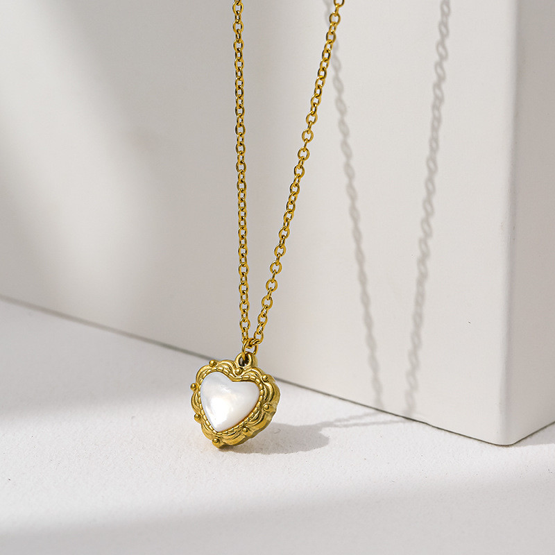 อารมณ์ Niche Design ins สไตล์ Fritillaria Love จี้สร้อยคอหญิงไทเทเนียมเหล็ก High-End Simple All-Match Cla
