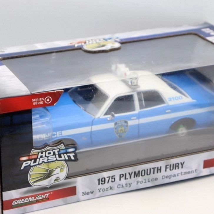 1/24 Alloy Car 1975 Plymouth Fury Plymouth Fury Plymouth New York Police Car Model Decorative Out of