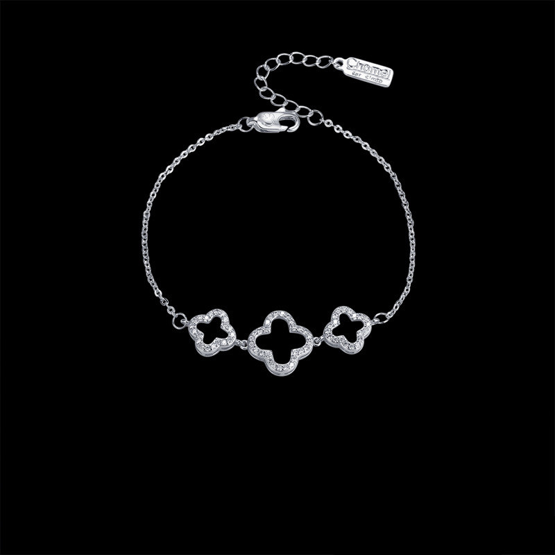 สร้อยข้อมือโคลเวอร์สี่ใบสไตล์สดขนาดเล็กเรียบง่ายแฟชั่นของขวัญทุกคู่ทางเลือกแรก